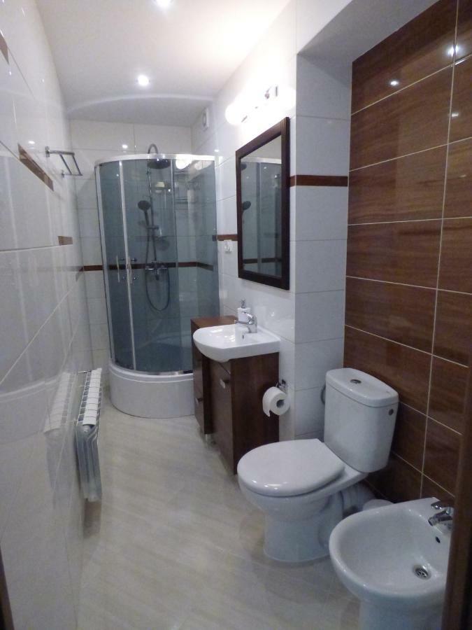 Apartament Blekit Nieba ティコチン エクステリア 写真